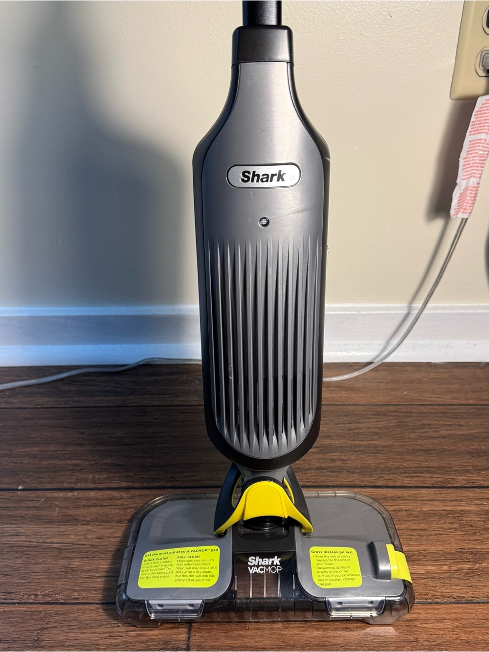 Shark VACMOP Cordless Hard Floor Cleaner VM200 Vacuum+Mop - Working No Charger